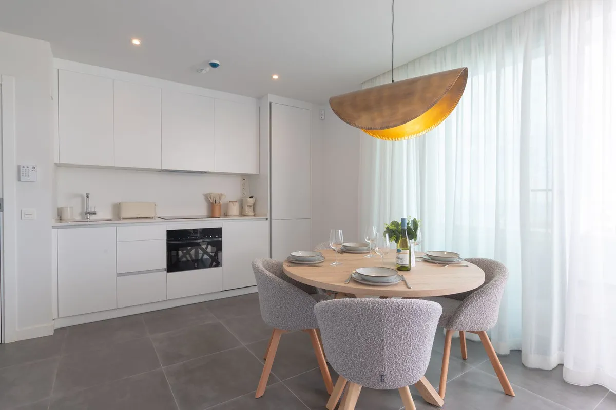 fd89d915-fa52-47d4-a344-377cd676b2ed