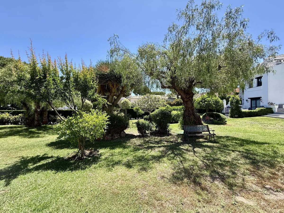 93c628f4-093c-4b37-8c74-aa81603e8b9c