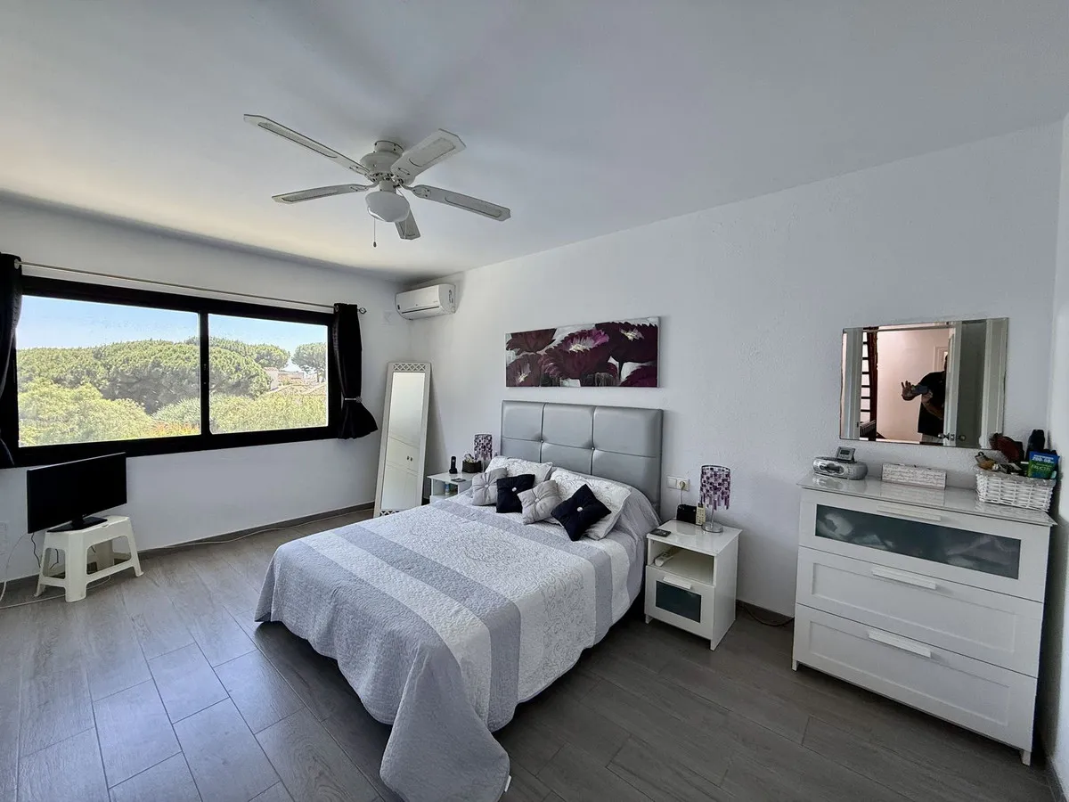 b3490db6-4847-446a-b869-f305e2b93d18