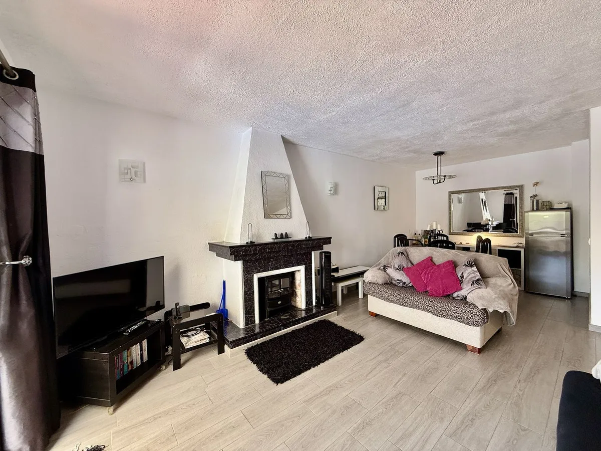 db4e3eff-fb3d-4f50-bc01-72898c0e8c83