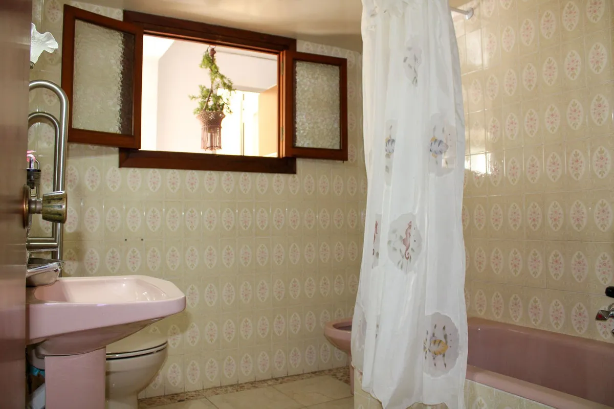 eb9856db-da27-428f-a566-51038dcb8969