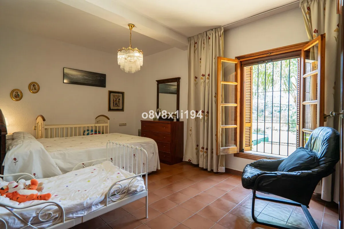 e904d631-243d-481a-b937-93fc03b9fddb