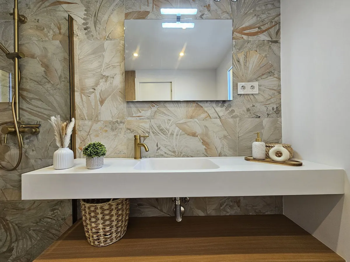 05137097-c910-4890-9c0e-0390e58bb1bb