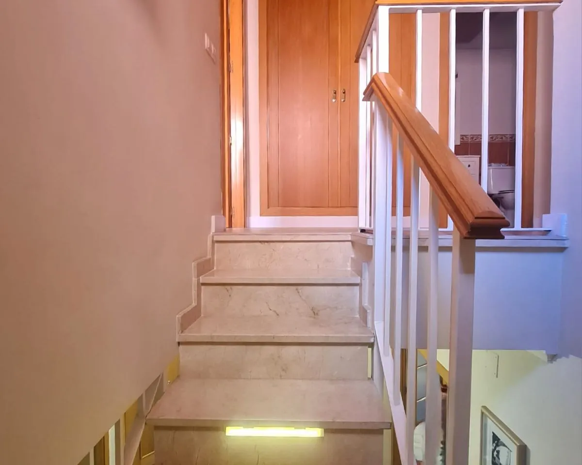 1a828043-8a0c-4f75-9dd2-044df1f394c1