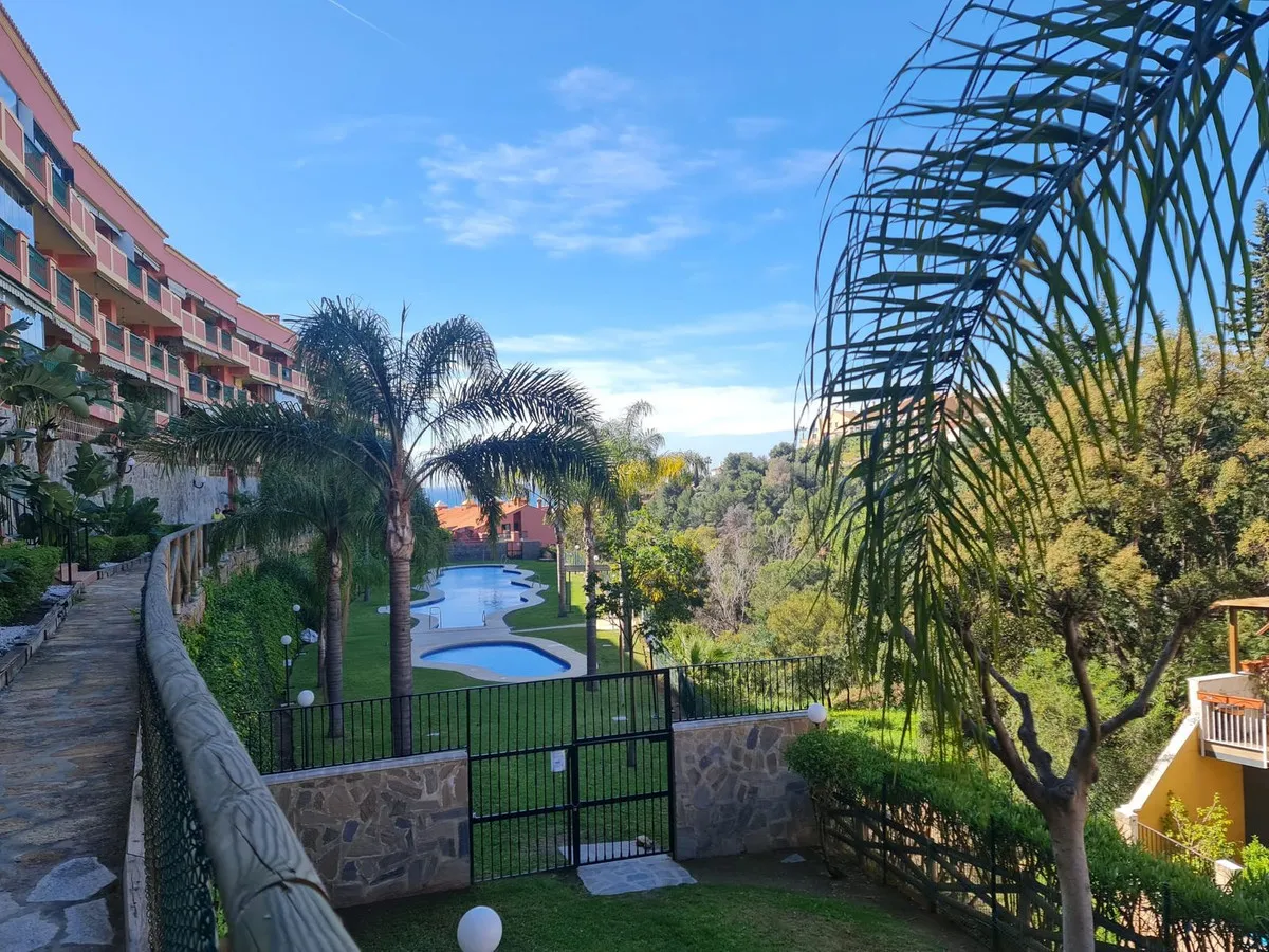 d40f9455-786d-4bdb-9eed-8471b1533562