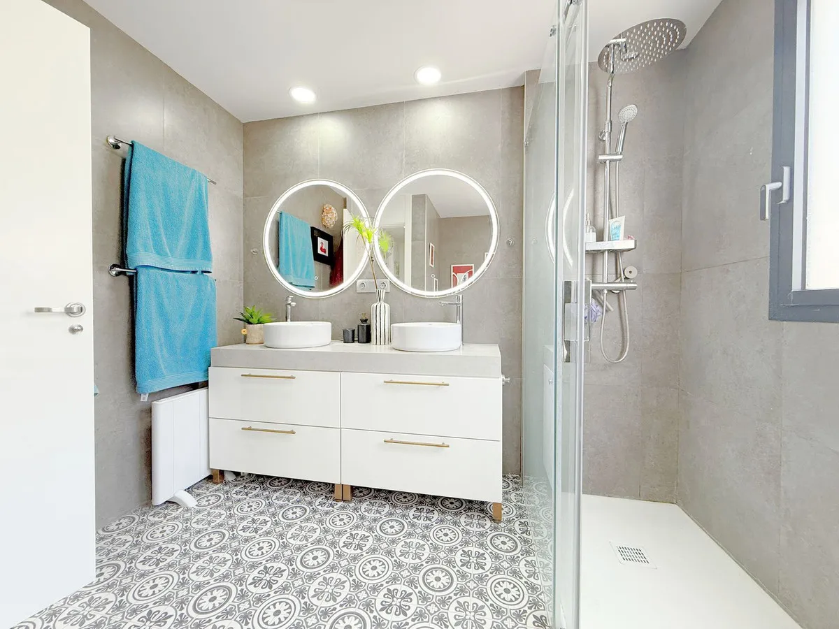 01e41a9c-0d89-4343-bbdc-ac69fd8d6d72