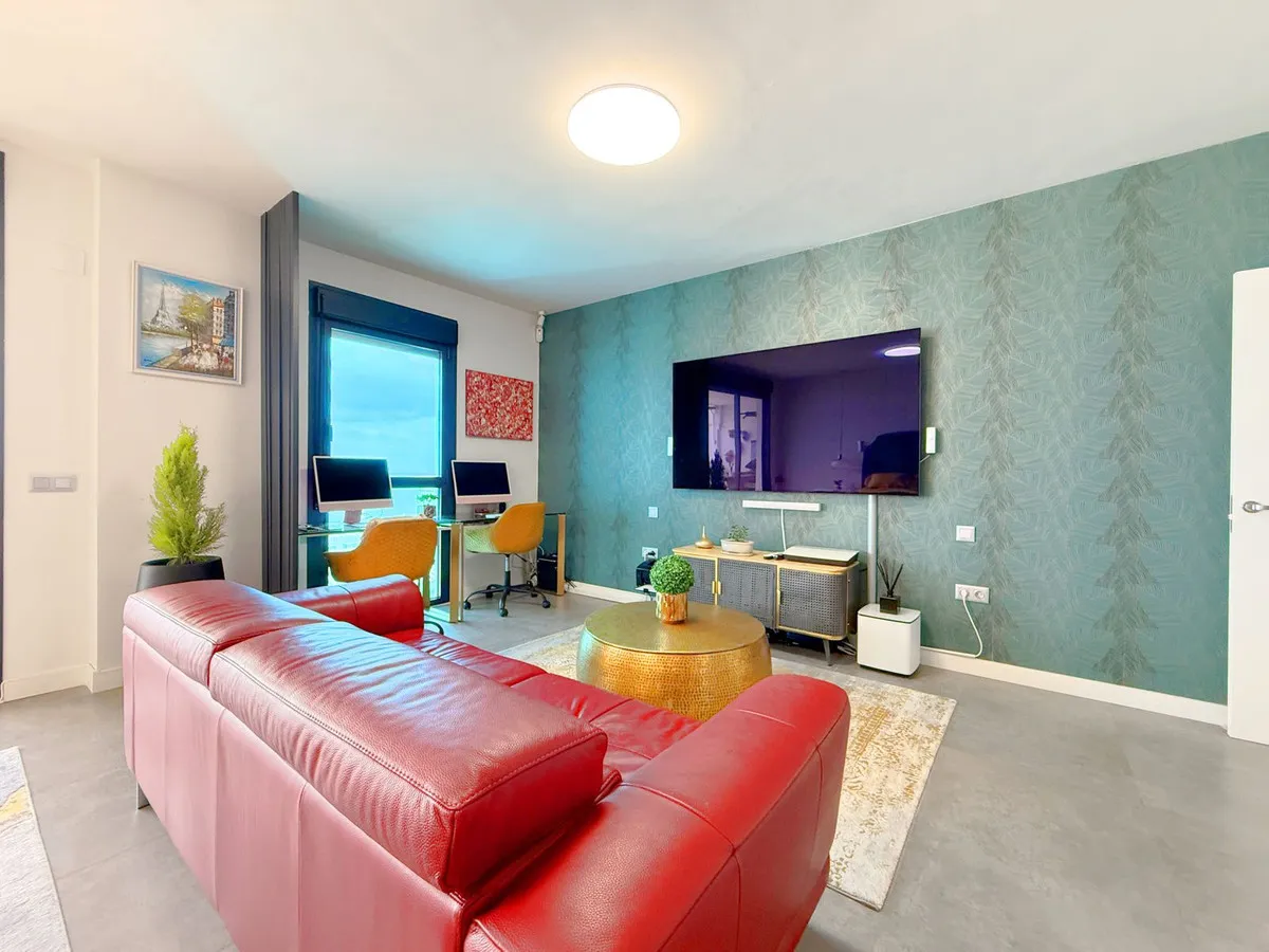 7e998324-ee55-463b-96ad-581dee3b1f26