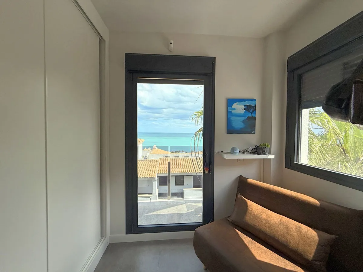 94d677ec-24cd-43bb-b392-f382ad43f594