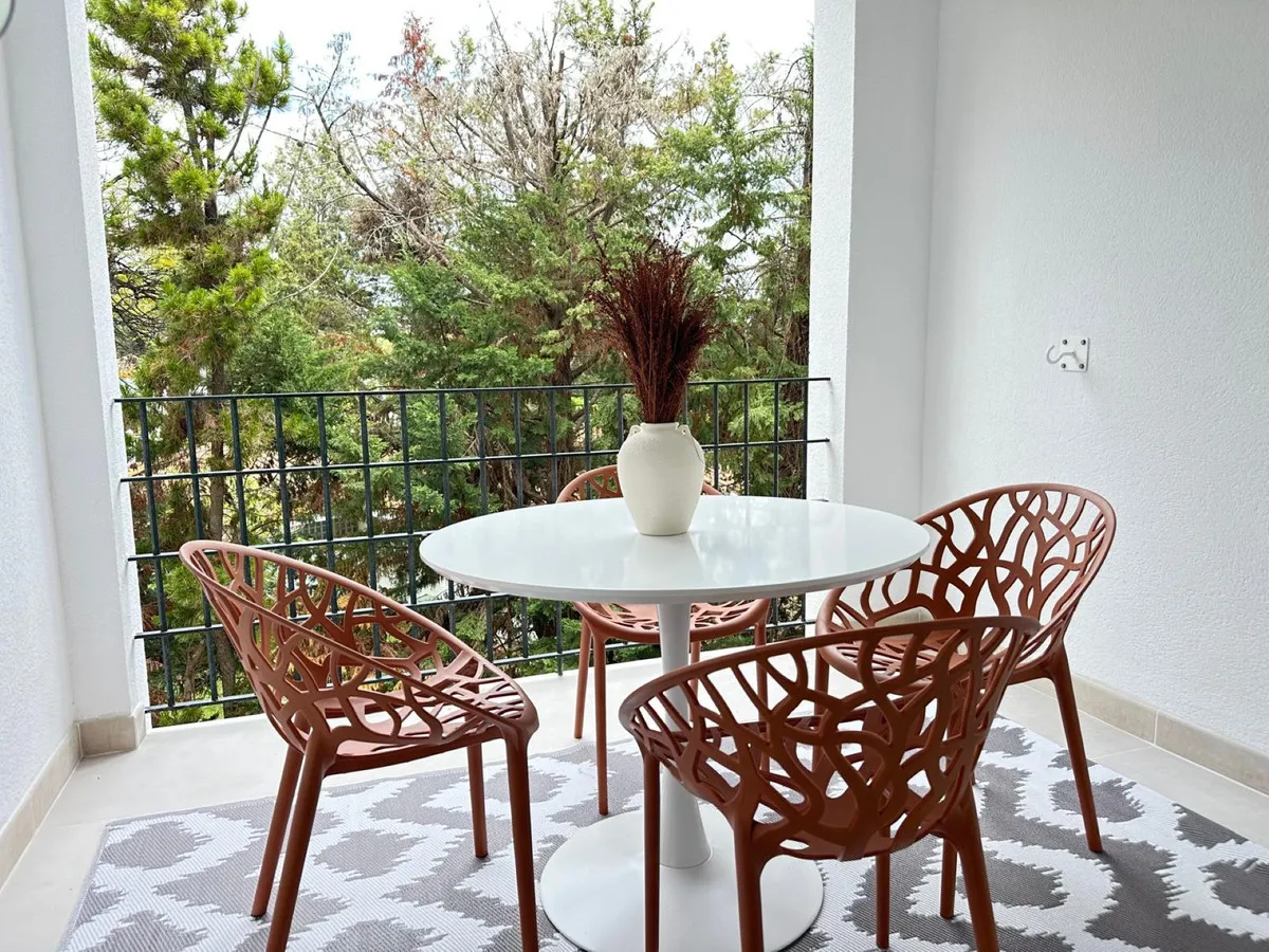 d5f612f1-9408-4012-b20e-2a96239a0123