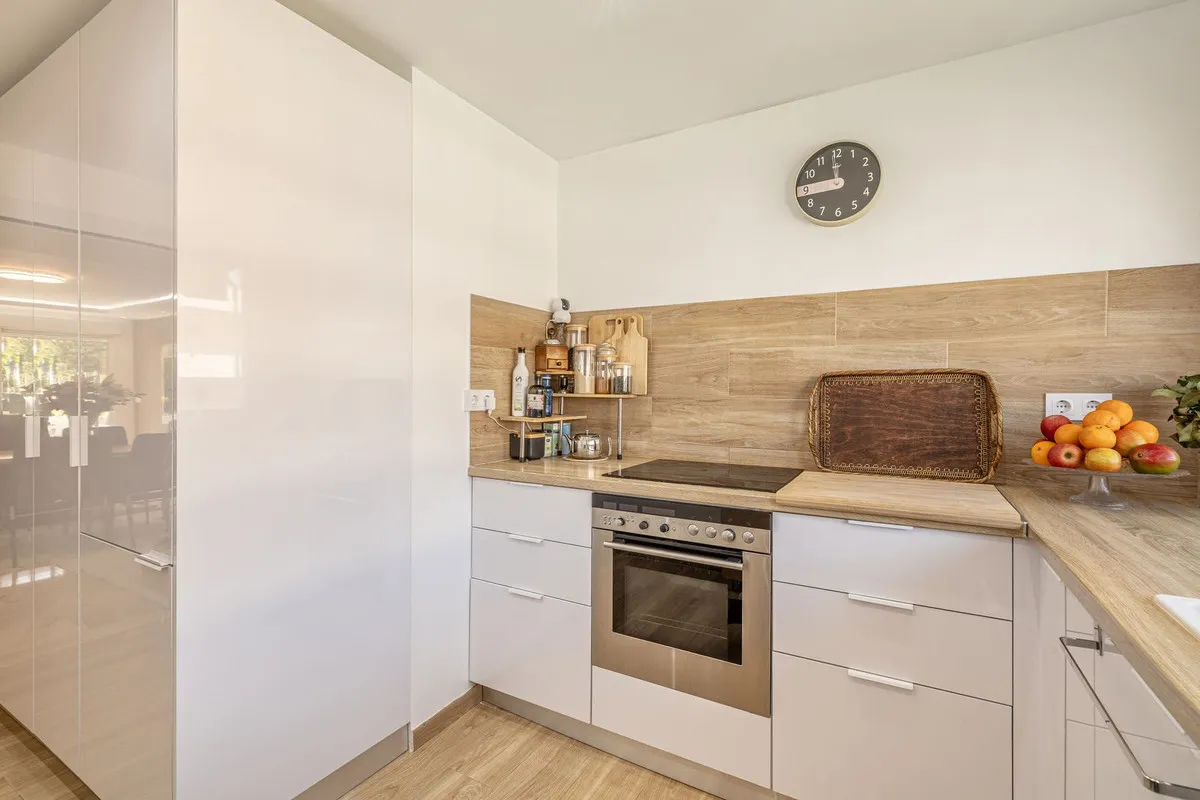 dd53bfec-f3fd-4d35-89f0-8c0547fb921d