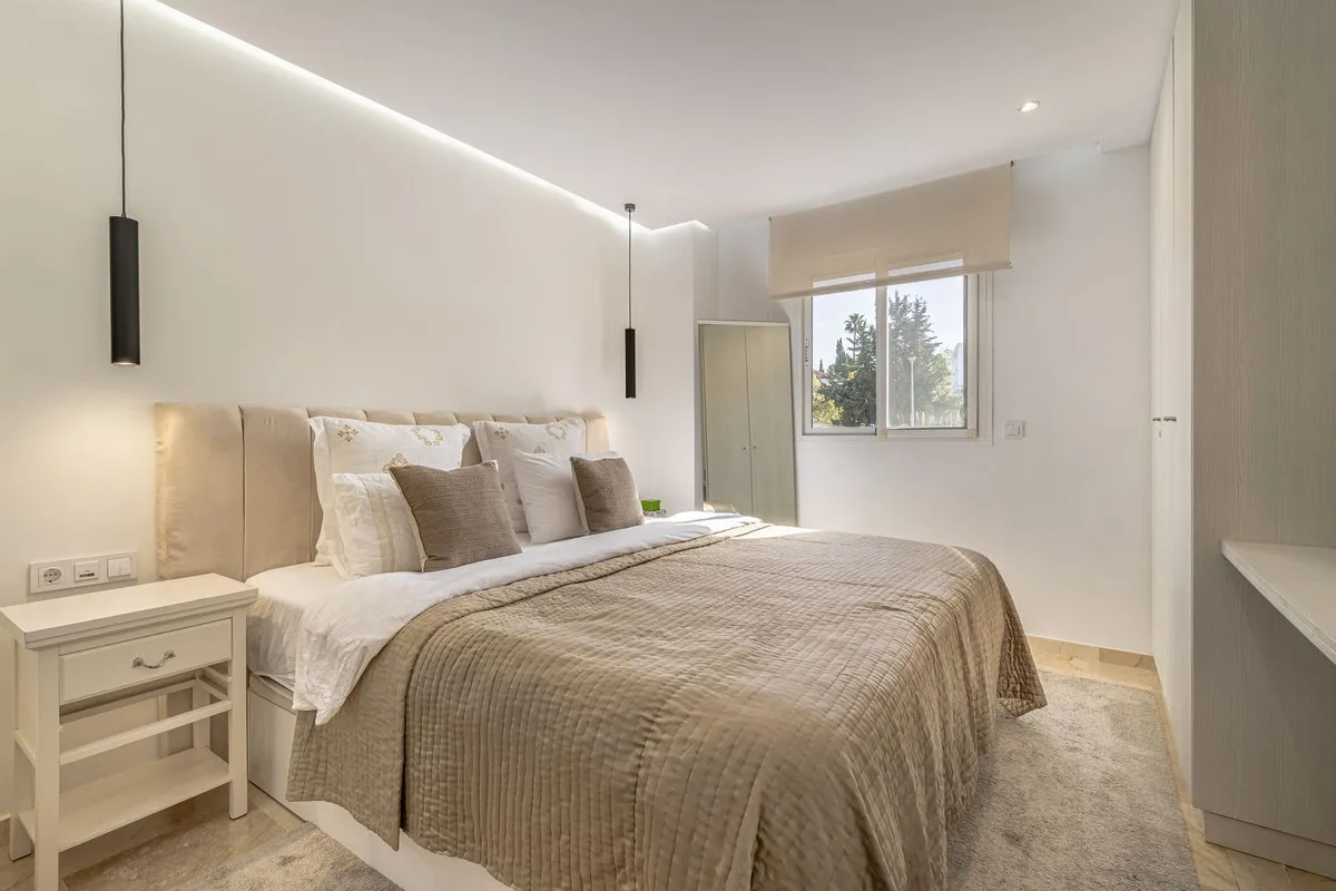 f94e46a9-0f28-4f6f-b7a9-523f24024d42