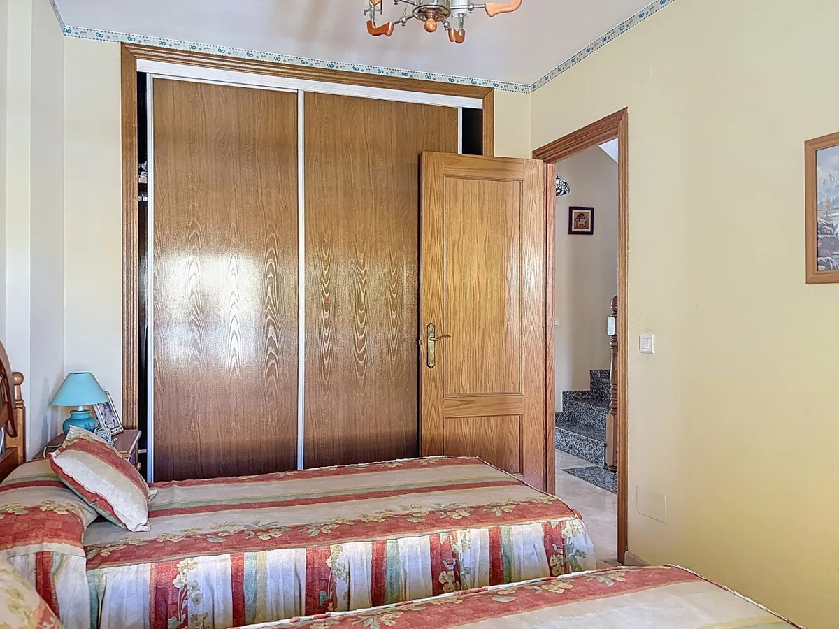 c5168b03-c0c4-40d1-b645-4e9fd381abc0