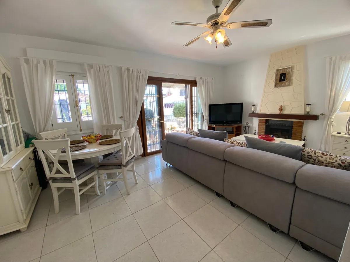 00b401ab-210c-439a-b57d-a5cac49d2a8c