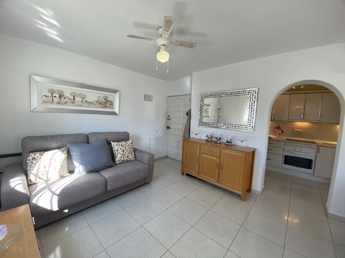 e85bf0dd-ecb7-4923-9d4d-3fe925235eb8