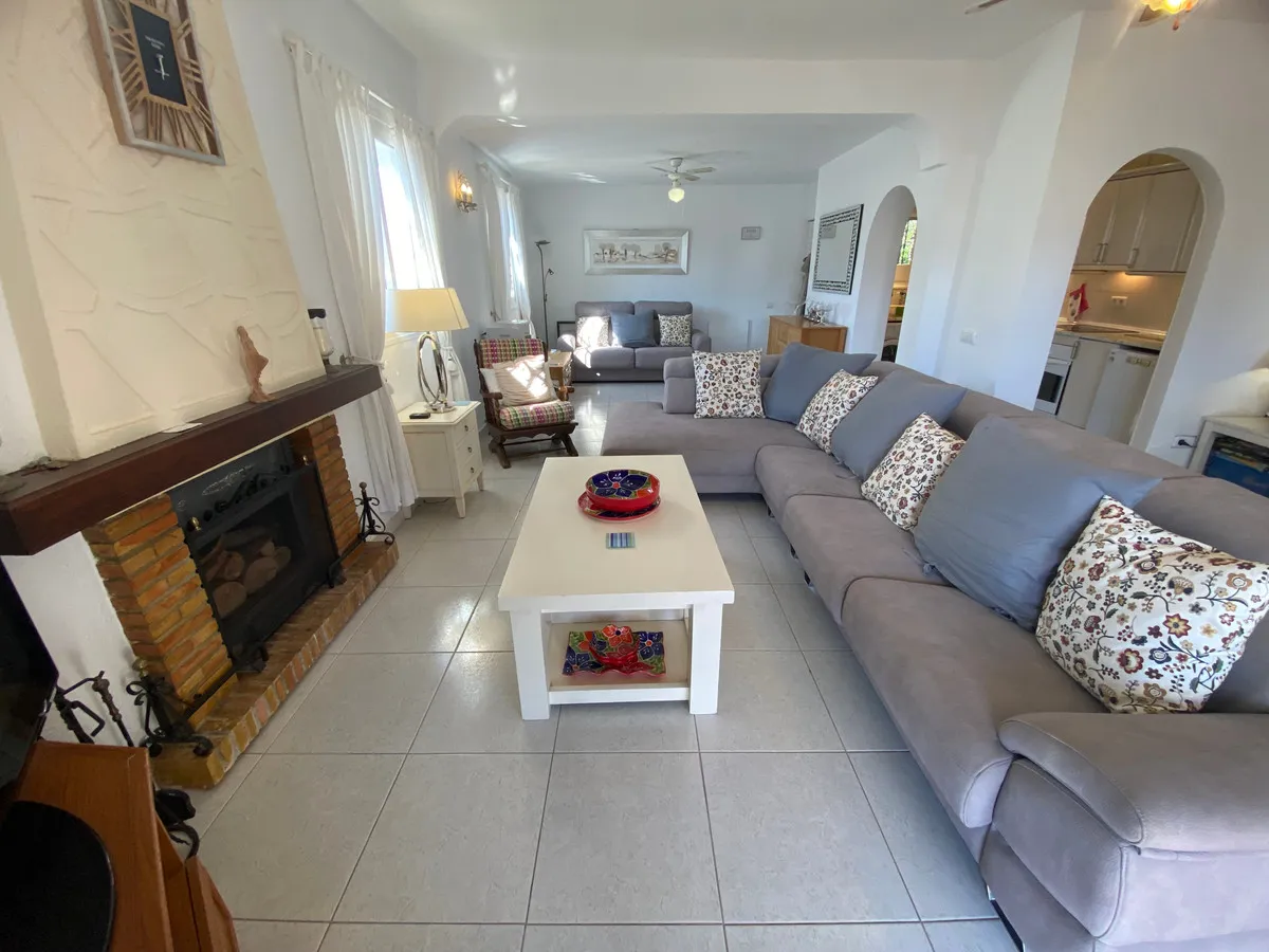 ef645cde-0a98-4d13-8dc7-80585f299233