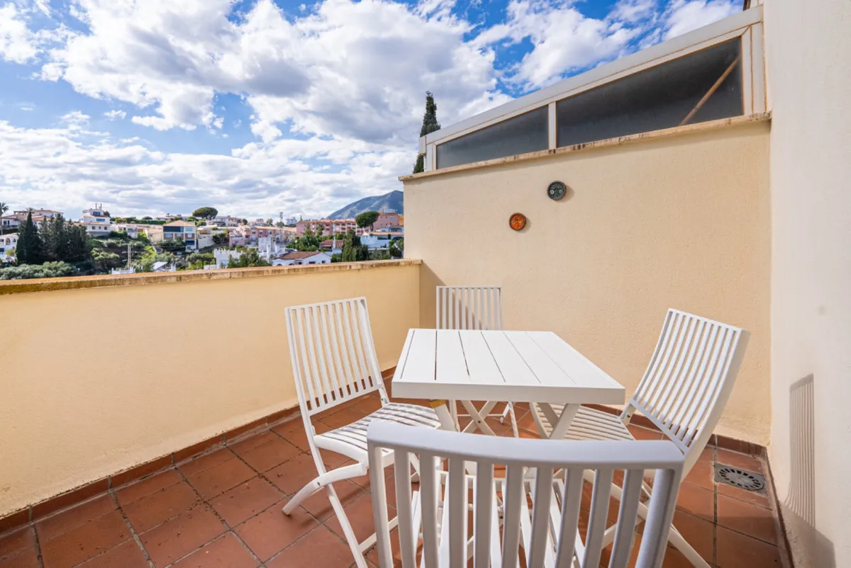 d1ecaf98-a2b4-45bb-828d-c1c58237744e