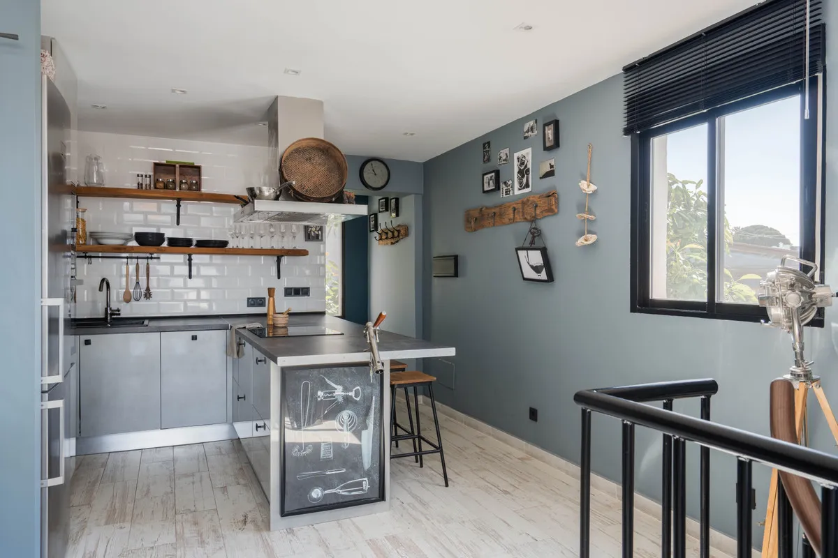 6904861f-35bf-4a6f-94d4-120025c6468e