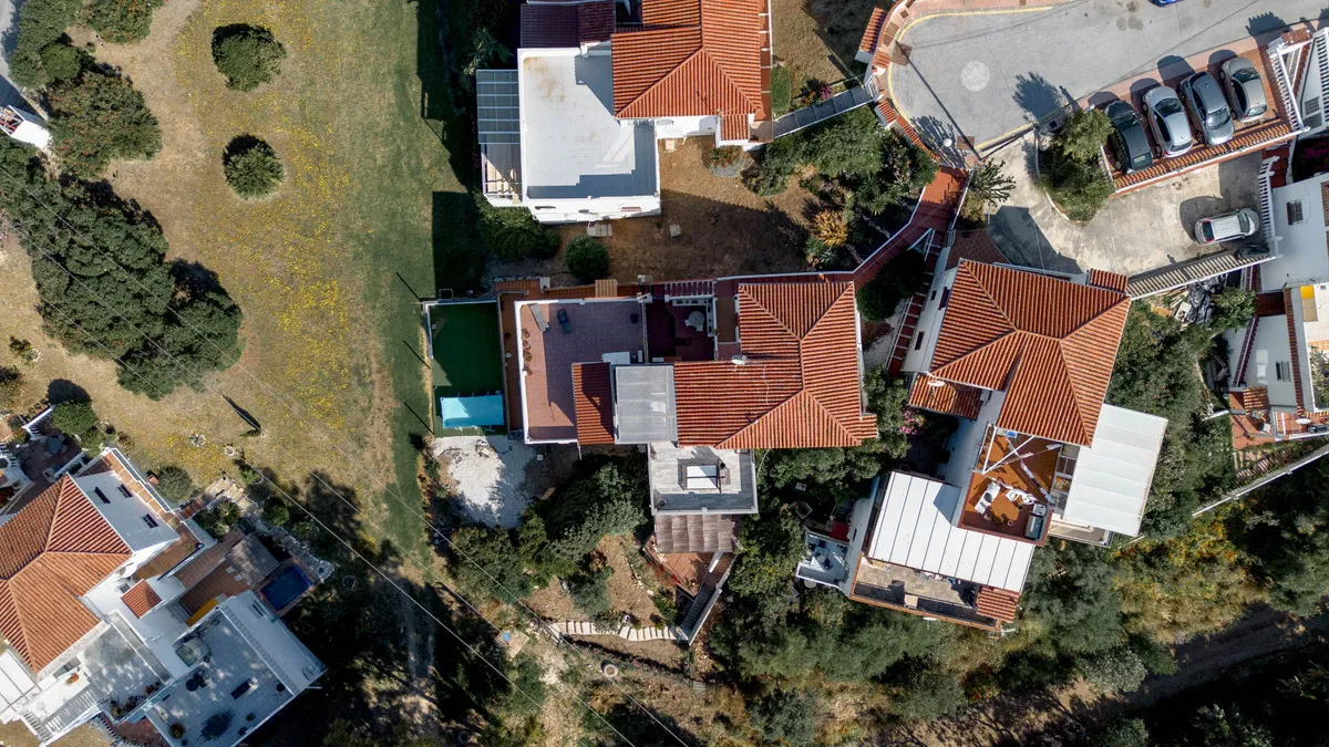 b5e710e9-2746-4fa0-814d-f544a37dd9a4