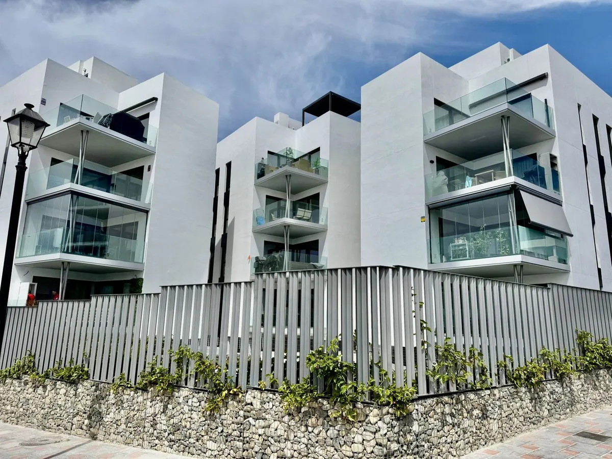 8a81b3c2-e00c-42e2-b764-835578ab4e2c