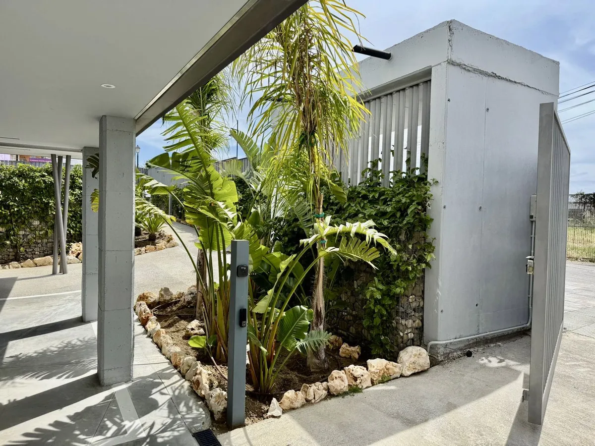 a8a5d963-c266-46a8-81ba-d2286c31a589