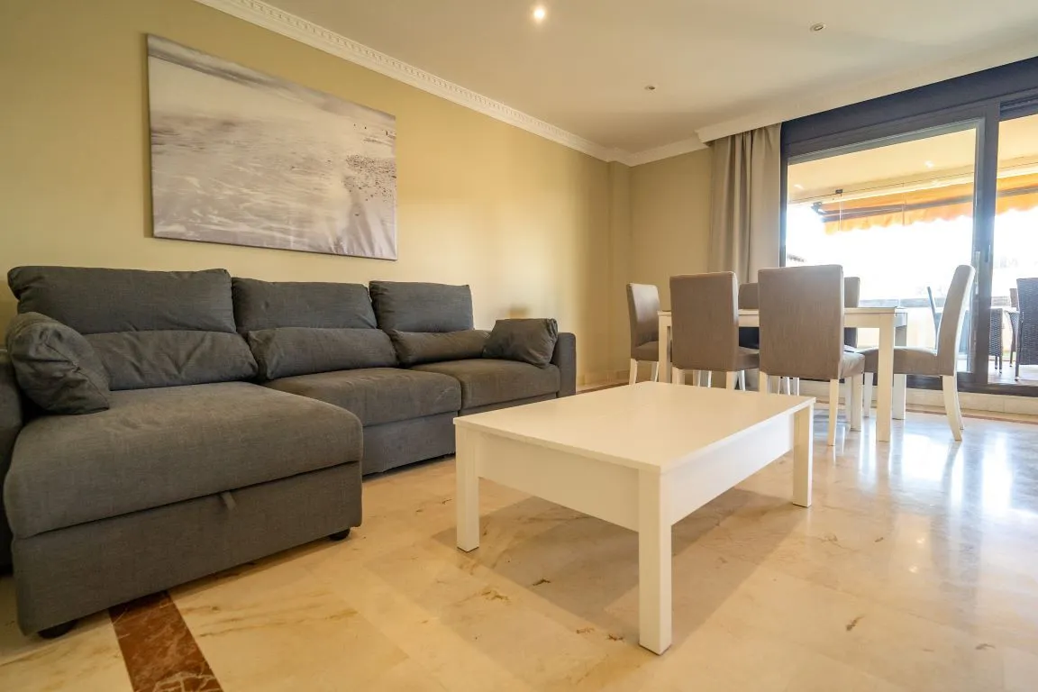 8df1ec74-fbba-493f-801f-421986c8bf6b