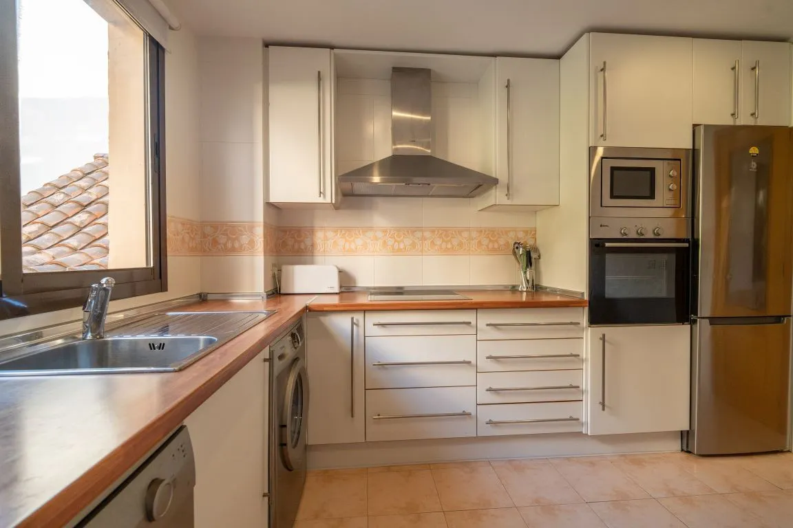 8e9bd876-81e8-4d79-92ec-51e1d9b1c4d9