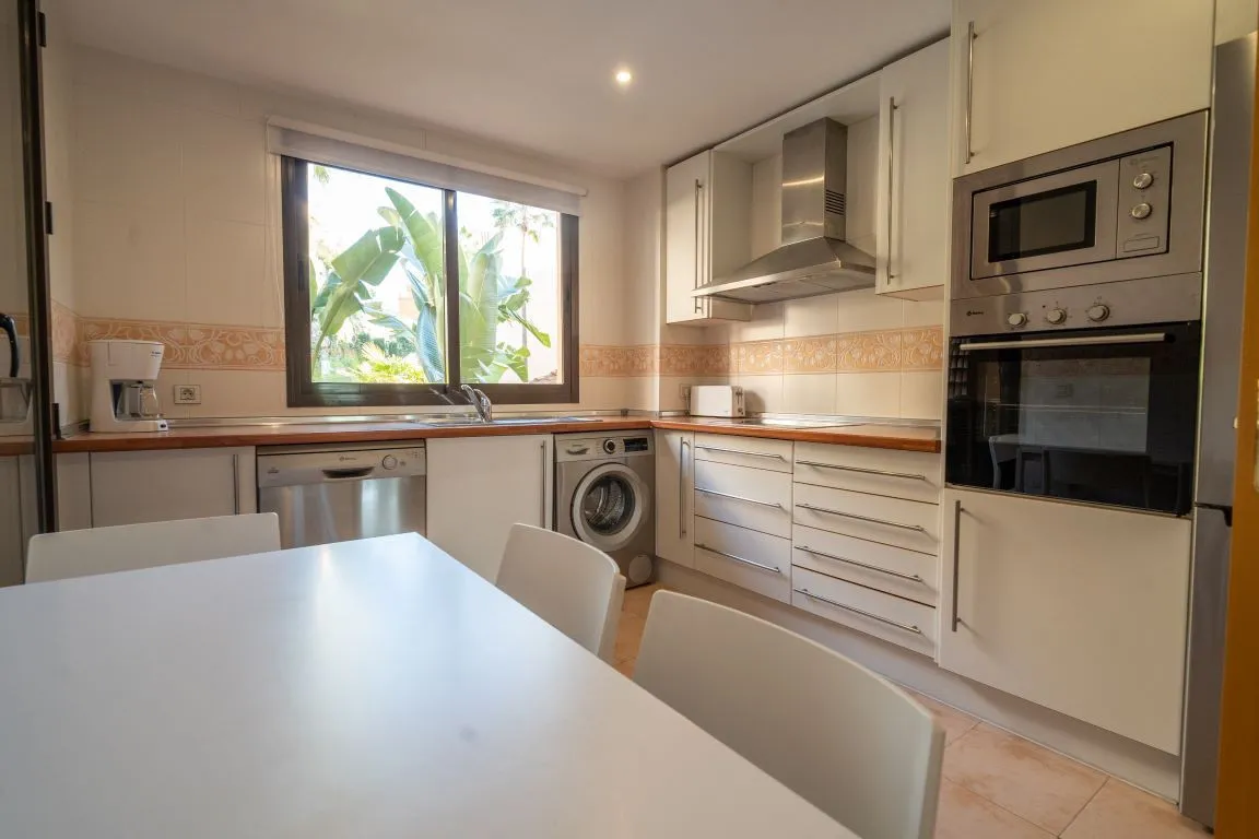 9de090a6-3f0d-4290-8da8-b6ec02b9414f