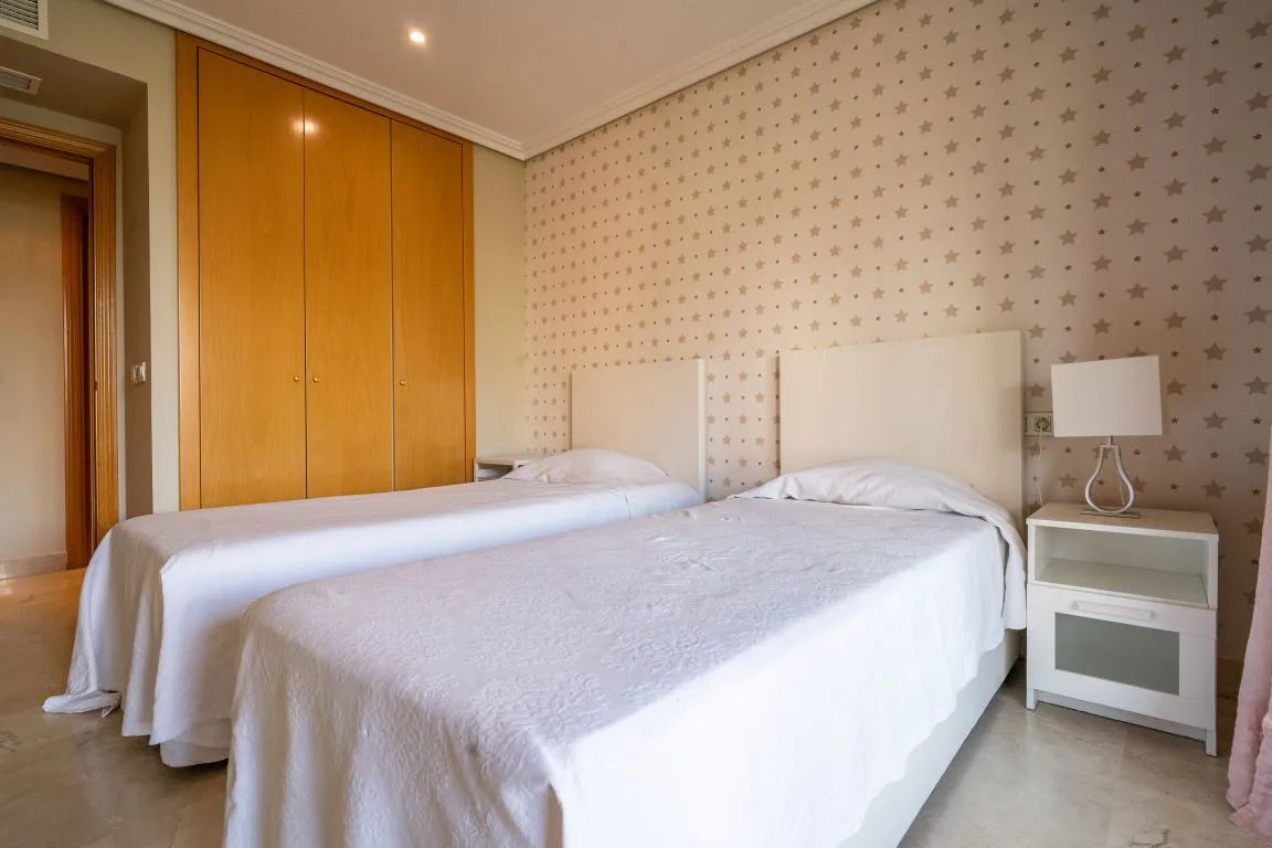 b0744728-56b1-418a-8fd1-592e0303a65a