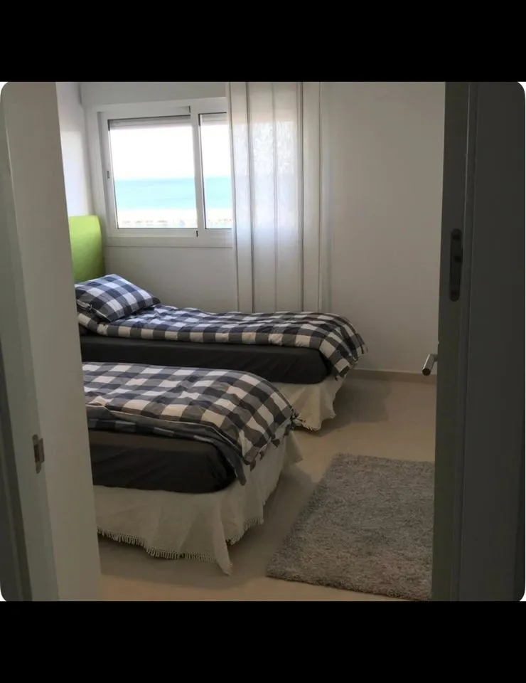 c69bd768-38cb-4a14-8a7d-b8ea23f46095