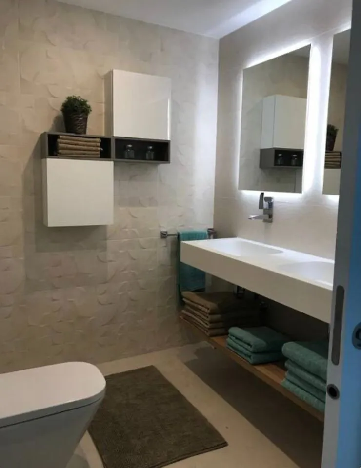 f966fb28-243d-49a9-95ad-7726e7d8aa06