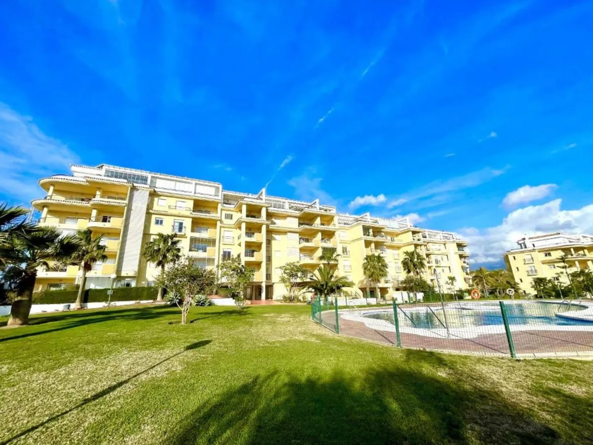 4fba52d8-fe46-4d44-855d-8605b360279a