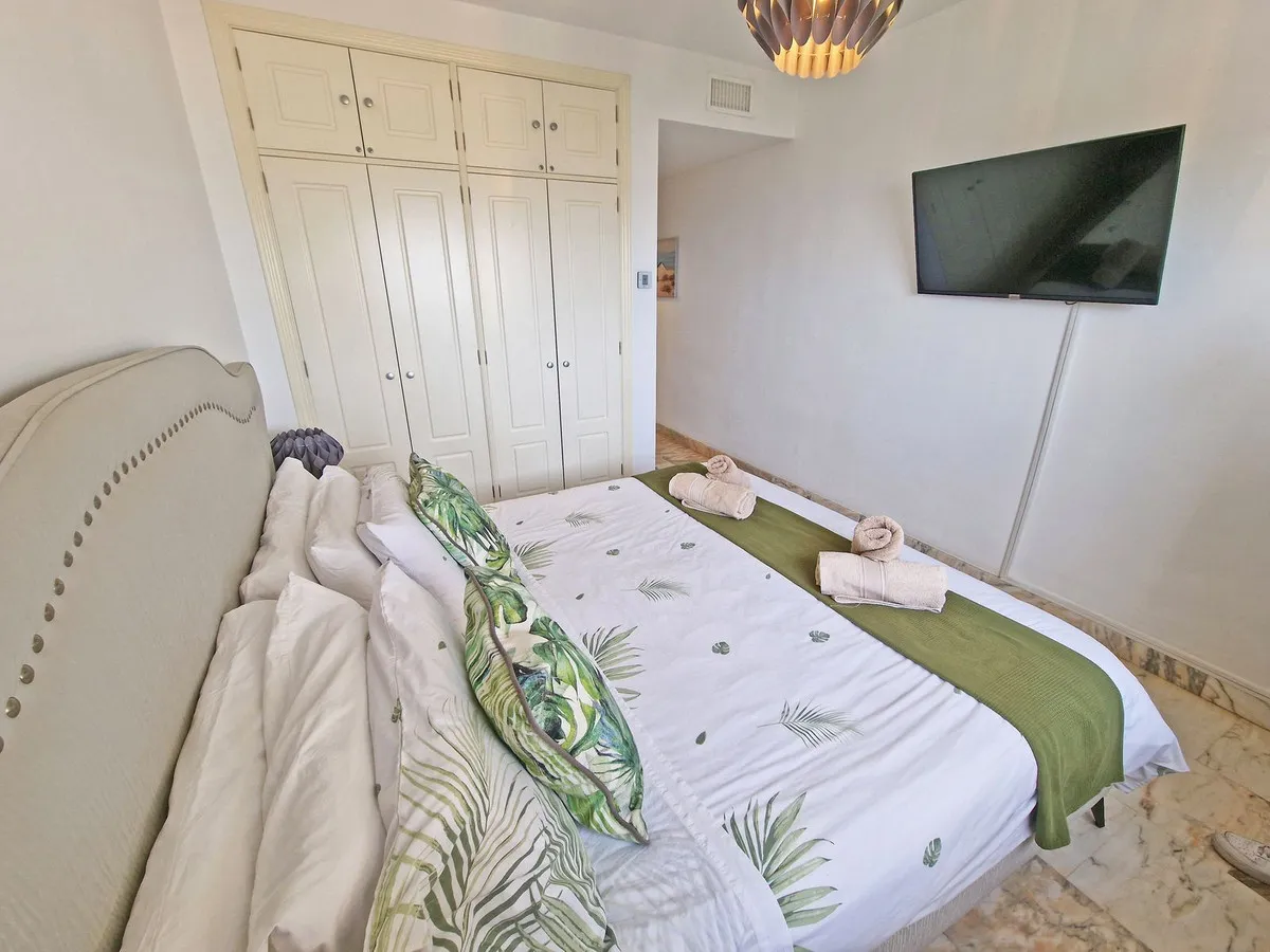 c4166c07-4dc7-49a6-bf54-eeb79d9be1fb