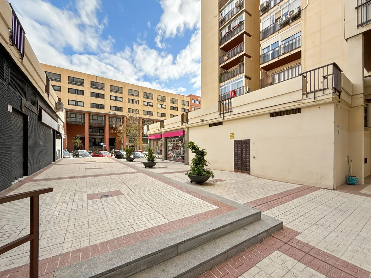 c5c282e0-e9d1-4f86-8750-5de7a01c6579