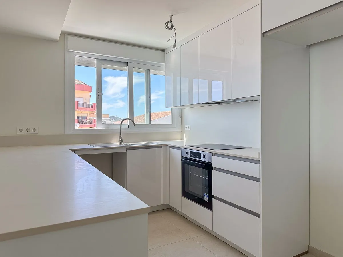 41c0d9f5-c007-4daa-80c8-3b8d17557b0f