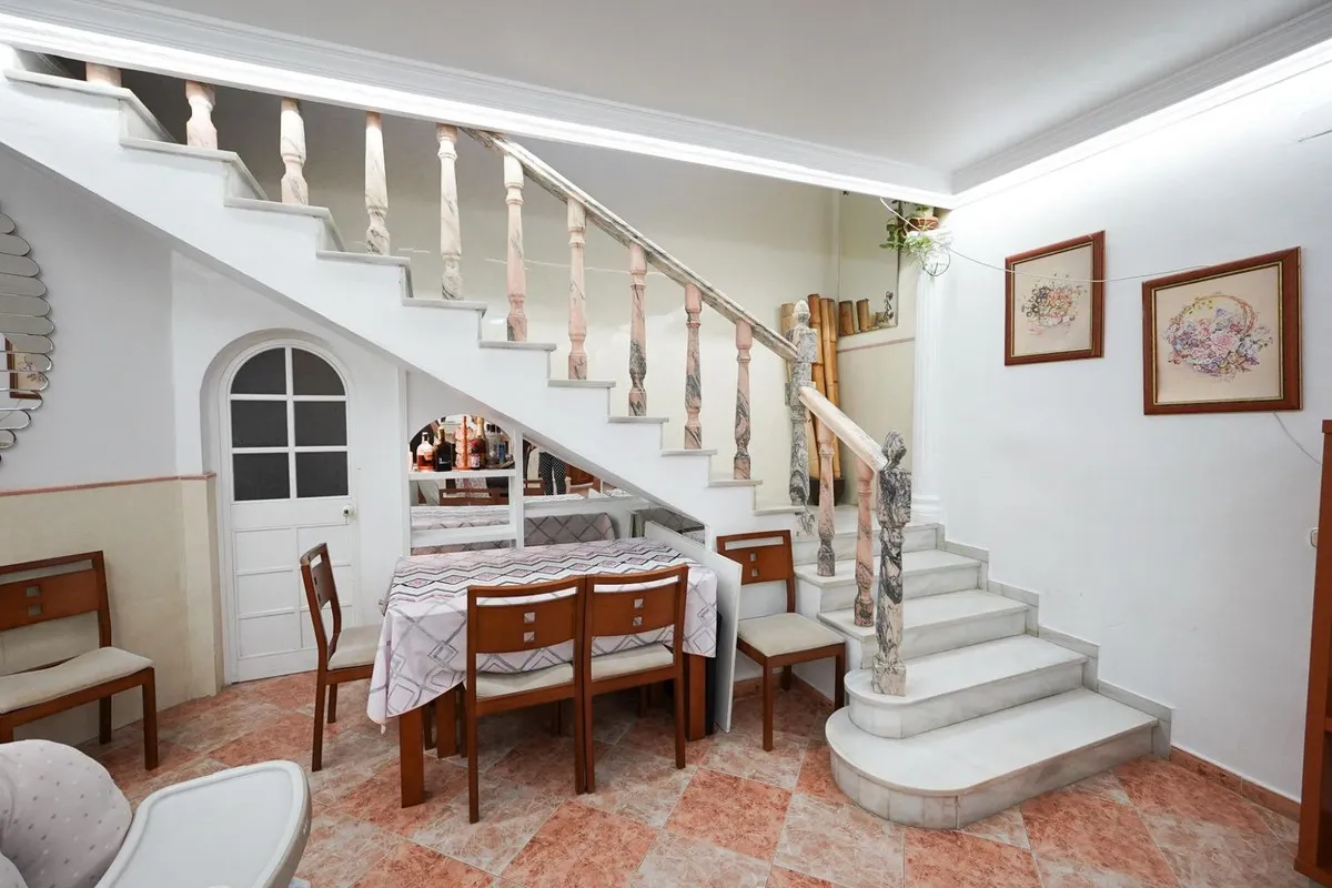 028e2325-a397-453d-92af-570a523e9604