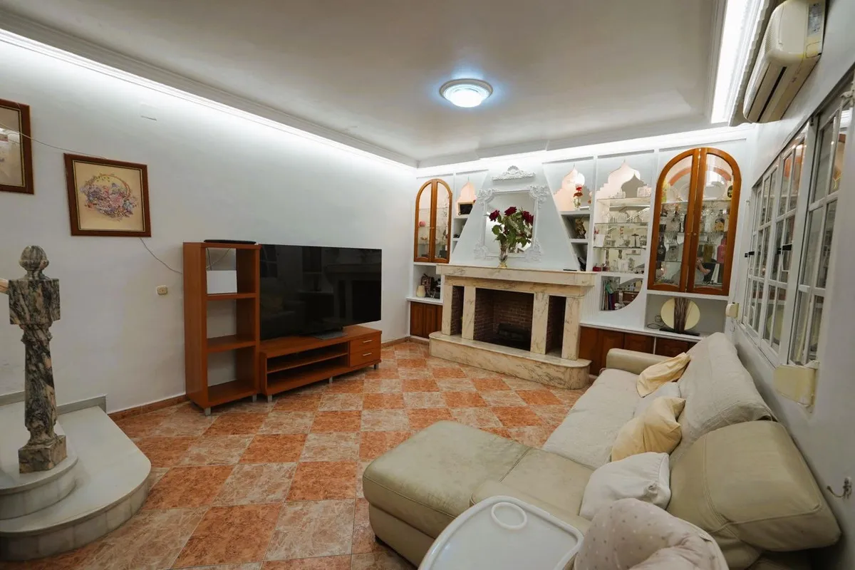 aee365b4-5eb3-4f01-8a92-fe356fb321c0