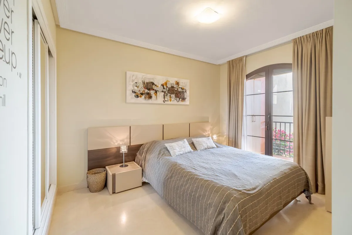 b4484afc-7880-4a74-8f3c-22142f490d85