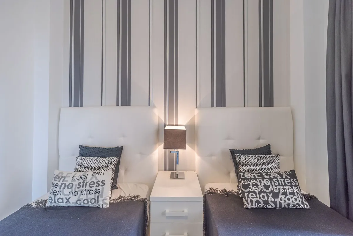 ea182f47-b061-4dcb-94e5-4c279f2caa65