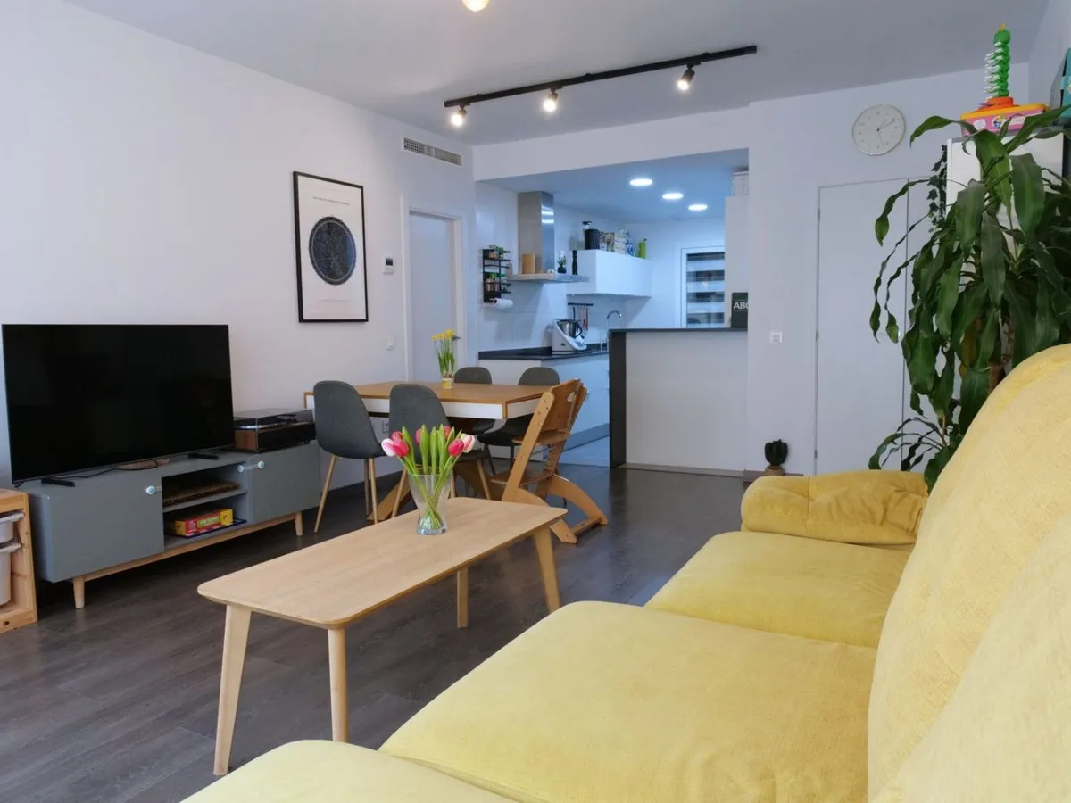 5111d32f-a075-41a7-beeb-640f8e19e254