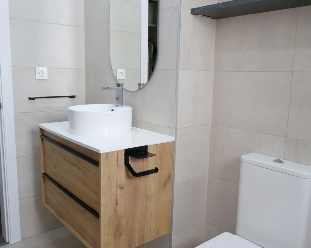 e8b262fb-5f70-4aec-8673-5a3692517899