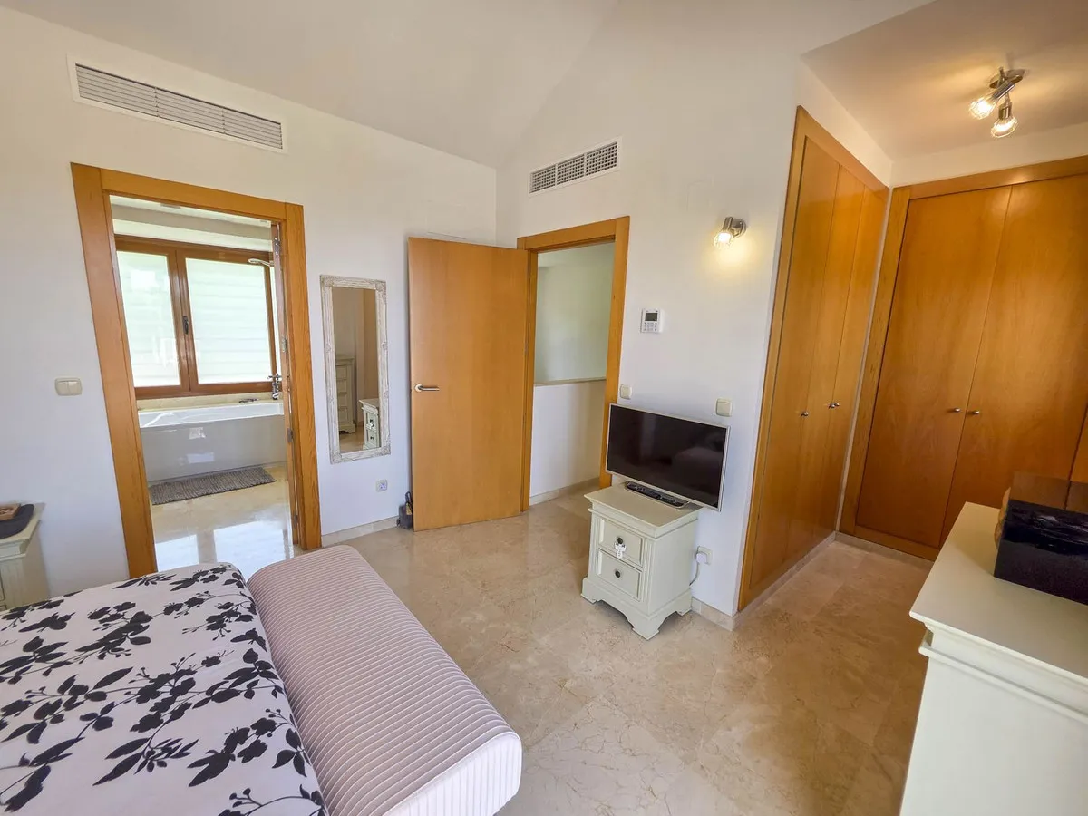 1f281749-47e3-46c3-8218-598e88d4ce5a