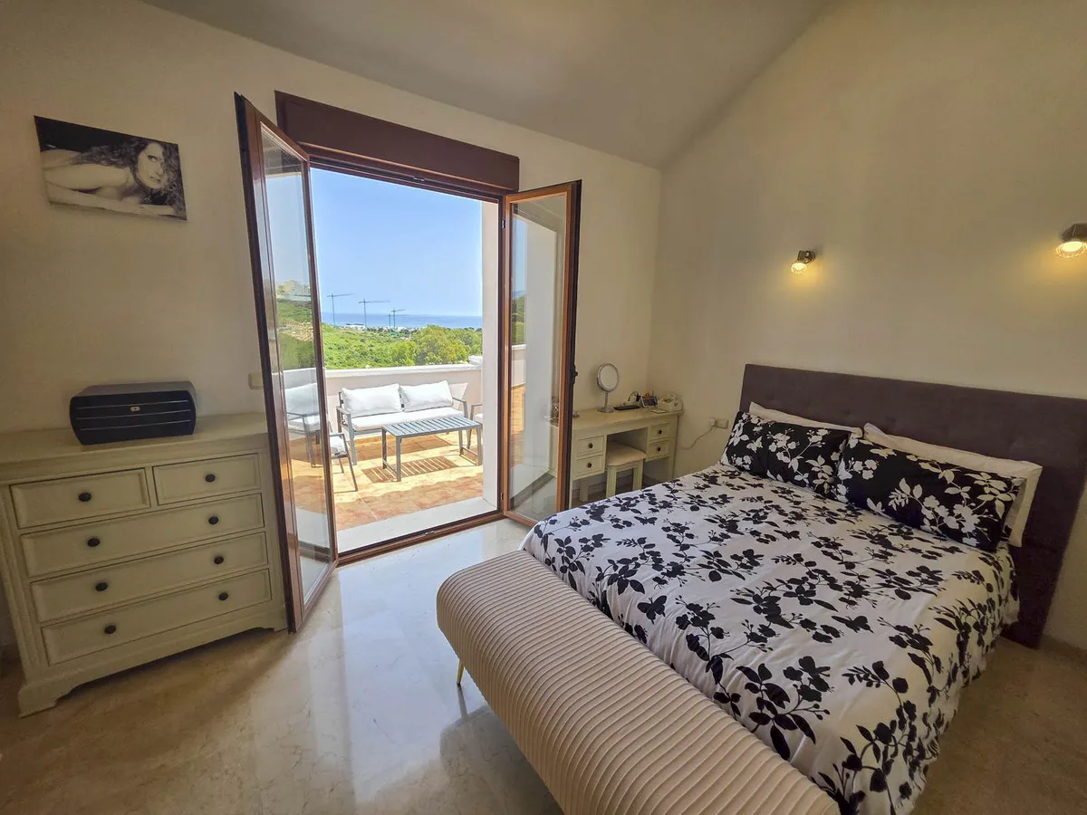 498e5e83-4d46-4b74-b2ff-bf7f0c5d1034