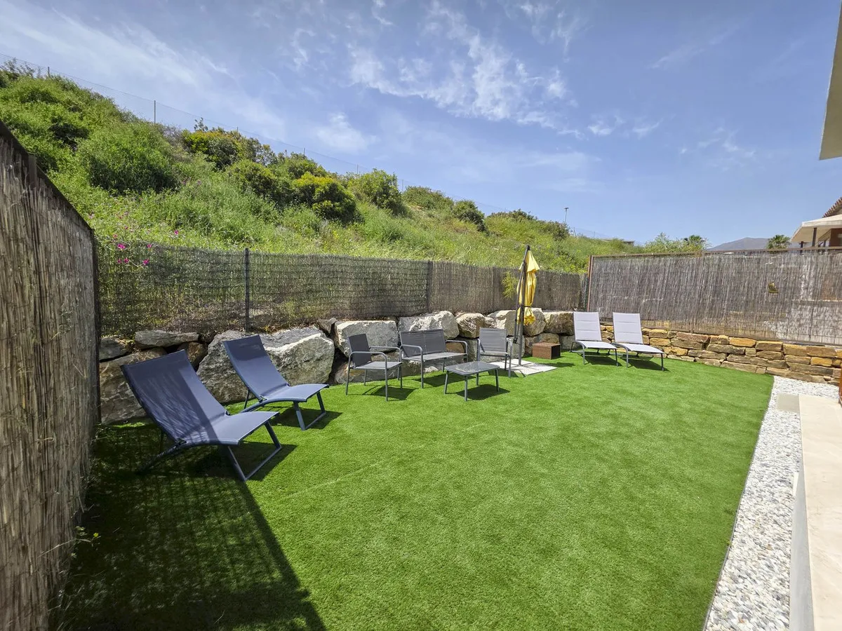 59b2f205-e428-4cf1-bf57-d098b6d3e77f