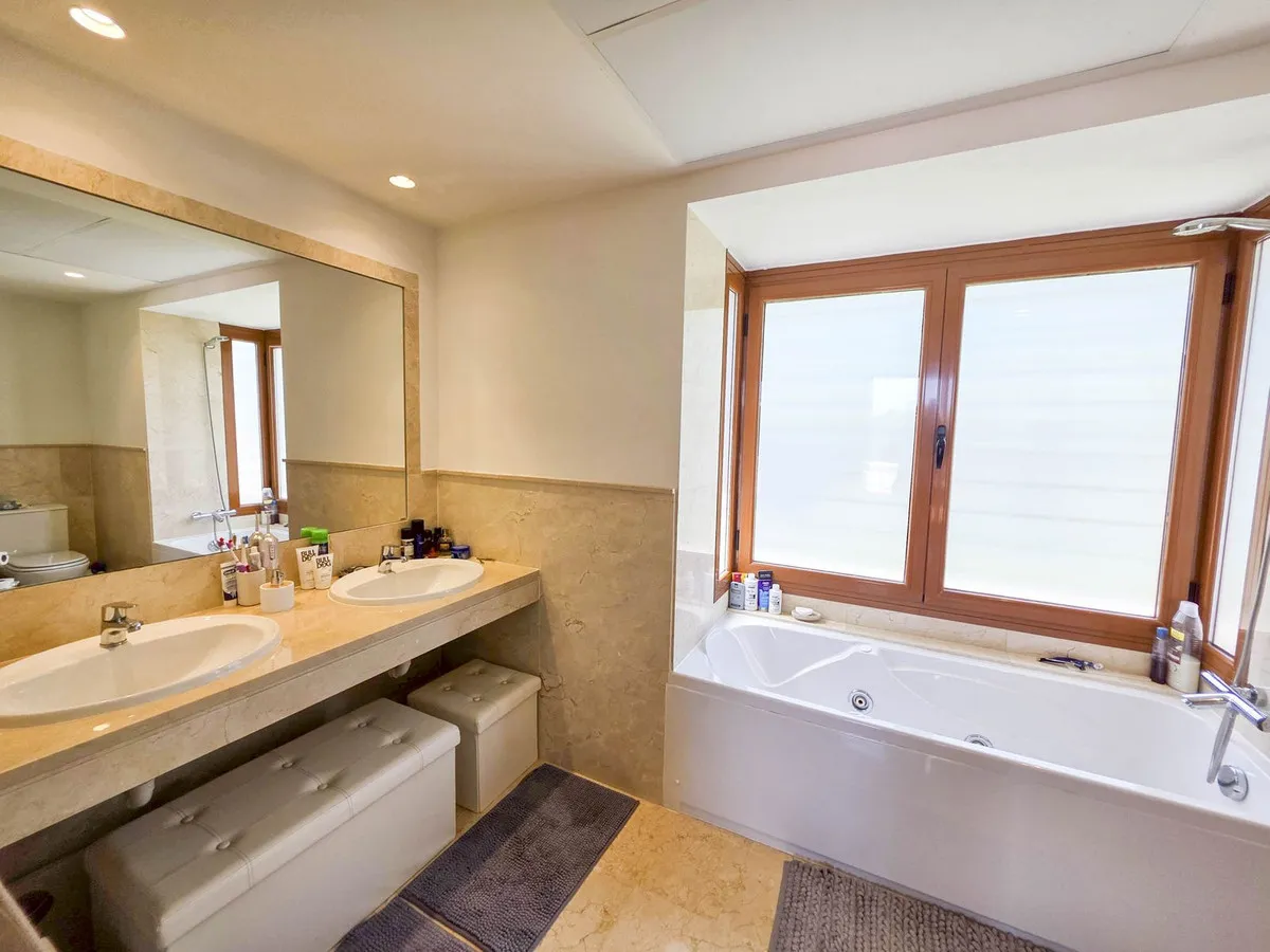 d969bcd4-9747-44c2-a7f0-243b1d59acb0