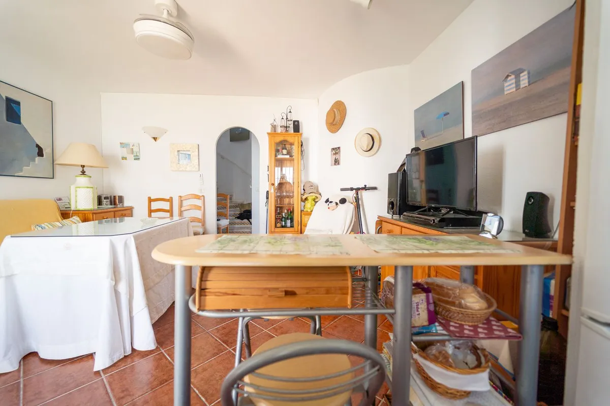 6c9ac709-e4b9-47c3-9040-524021fd5a32