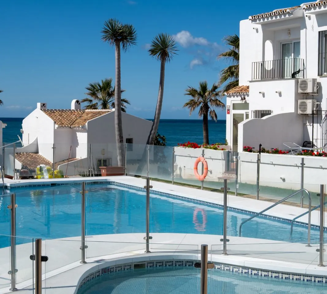 933e0bf4-3bd1-48c1-9d90-595a8424e35e