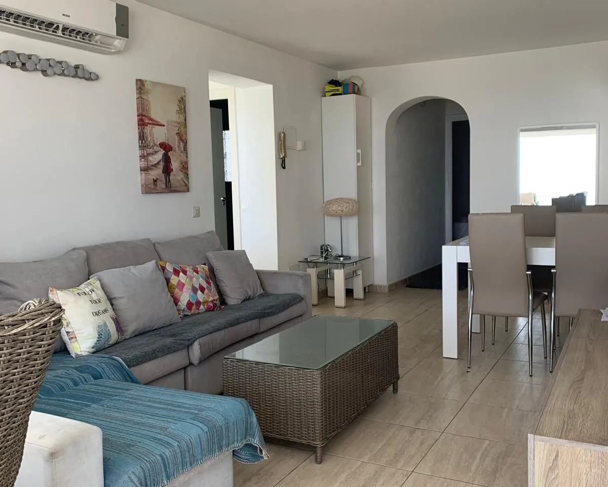 af1a3256-8d37-41ec-a5c4-a5c0dc3b99a5