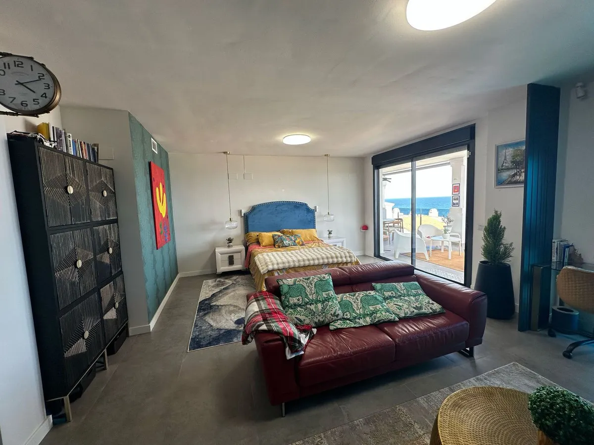 786c6ef8-9913-4563-b79b-84ca2904a1d2