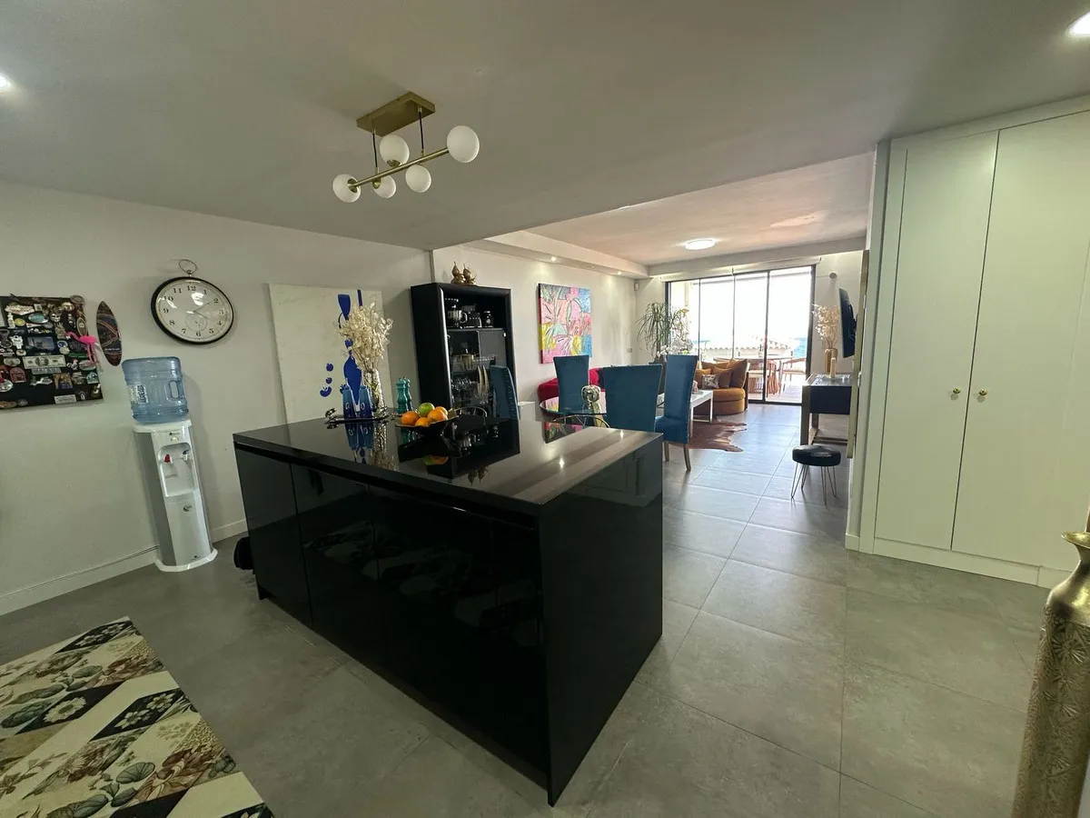 c322a4f6-767c-474a-bd3c-ac13deee650a