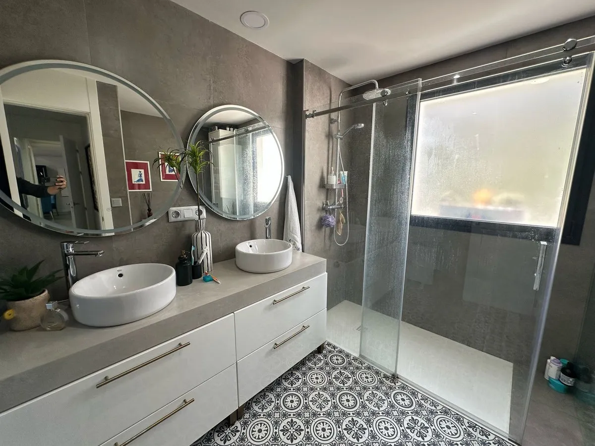 da265476-27ac-4d90-a56a-728e3a2507fe